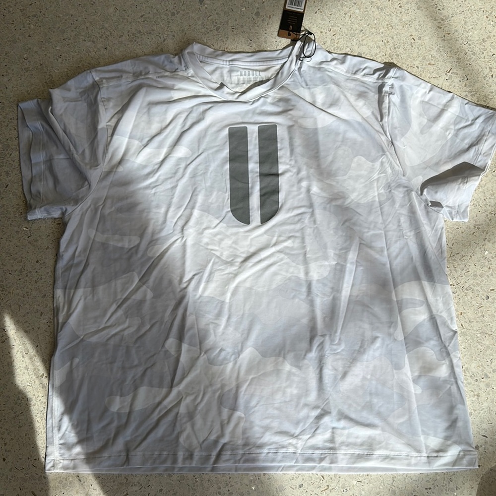 Nobull mens white camo horns tee size xxxl